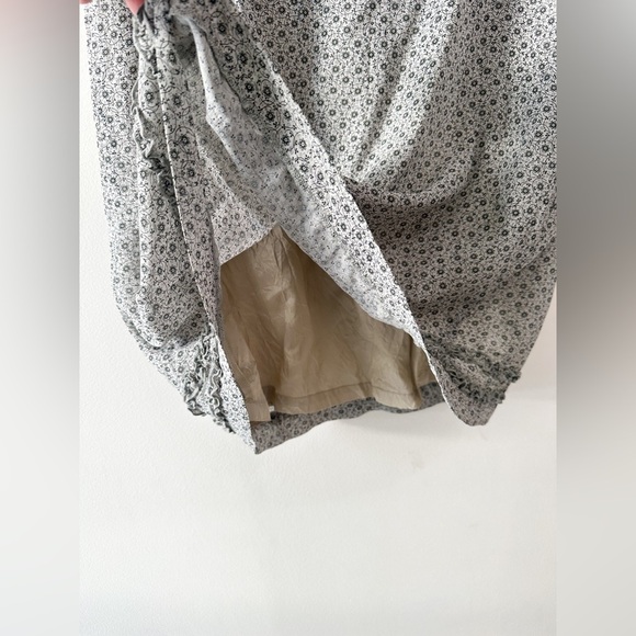 Sandwich Skirt -Floral - Blue/Grey Viscose- Below Knee - Size 40 (8) - Picture 10 of 13